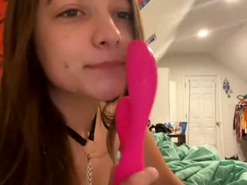 Cam for ellaeastonofficial