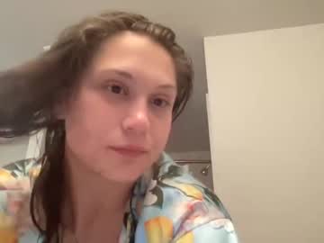 Cam for browneyesthickthighz